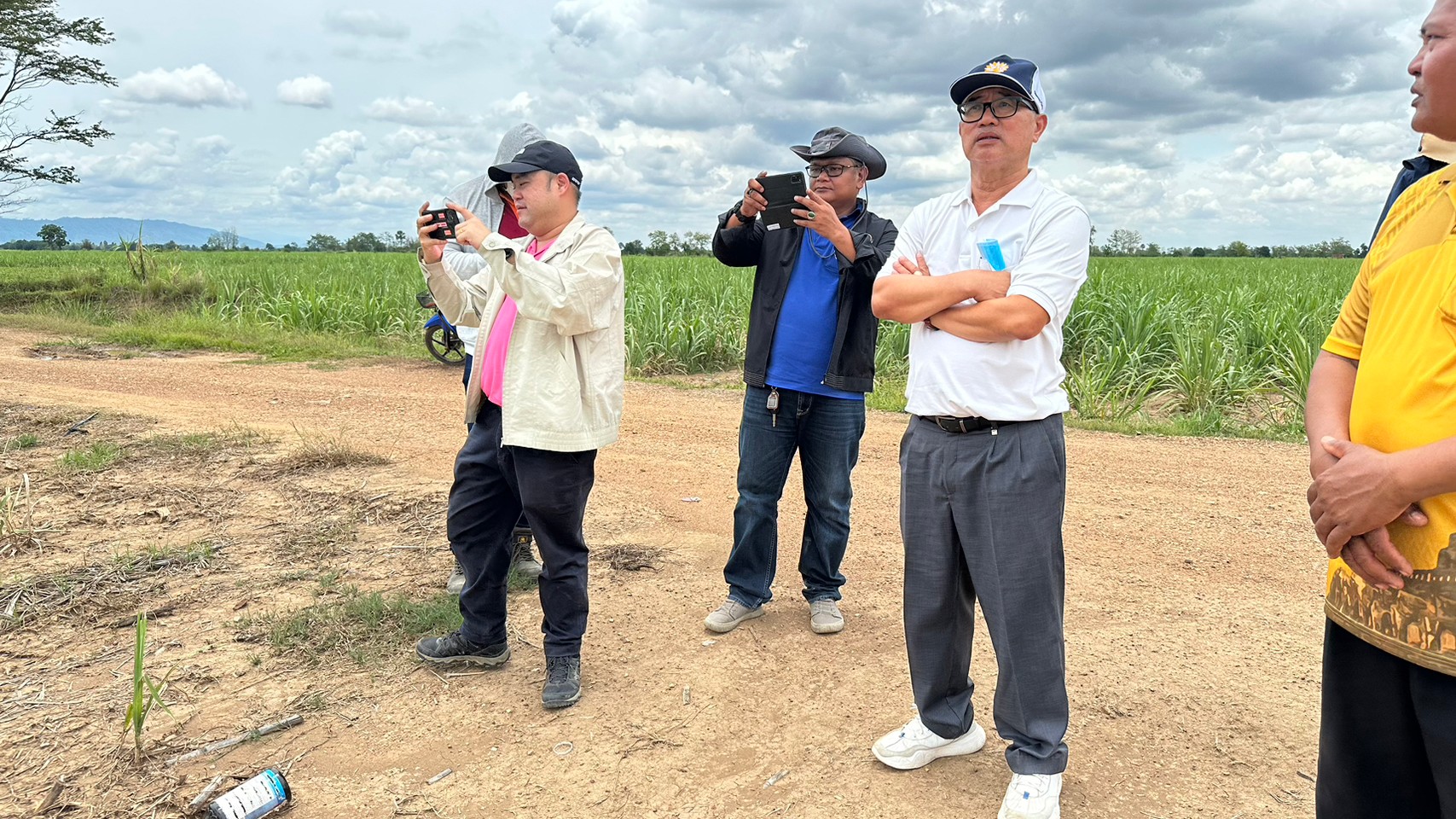 title - สำรวจความเหมาะสมงานพัฒนาโครงสร้างพื้นฐานในเขตปฏิรูปที่ดินจังหวัดสุโขทัย